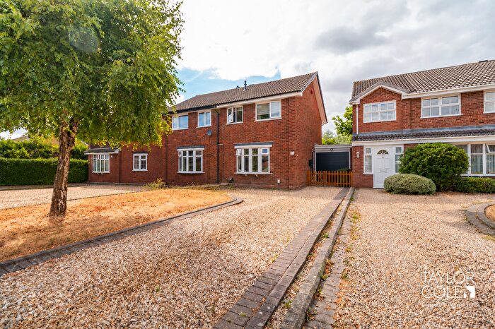 3 Bedroom Semi-Detached House For Sale In Swallowfield, Tamworth, B79