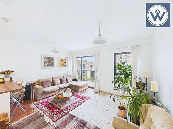2 Bedroom Flat For Sale In Bramwell Way, London, E16