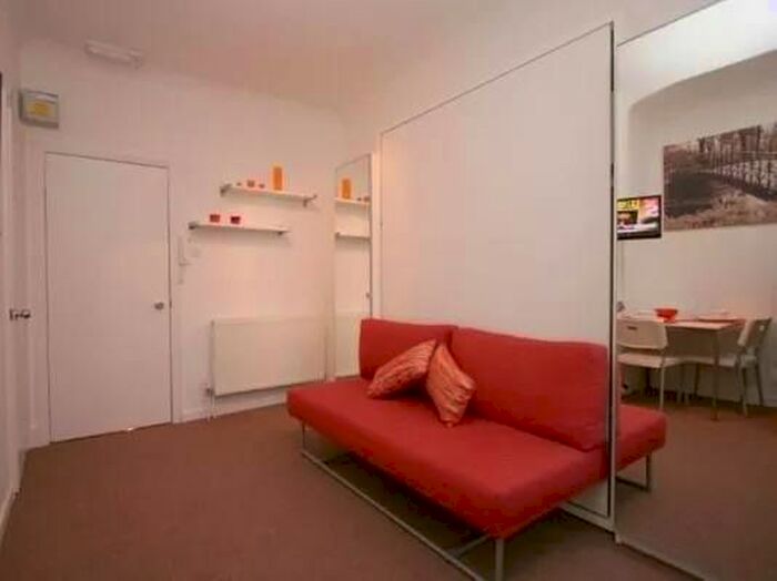 1 Bedroom Flat To Rent In Deptford Broadway, London, SE8