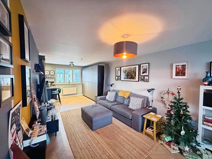 4 Bedroom Detached House For Sale In Island View, Barry, CF62