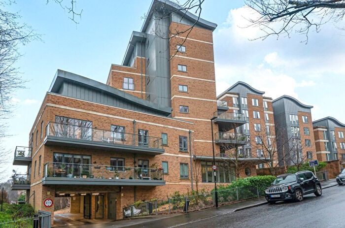 2 Bedroom Flat For Sale In Sylvan Hill, London, SE19