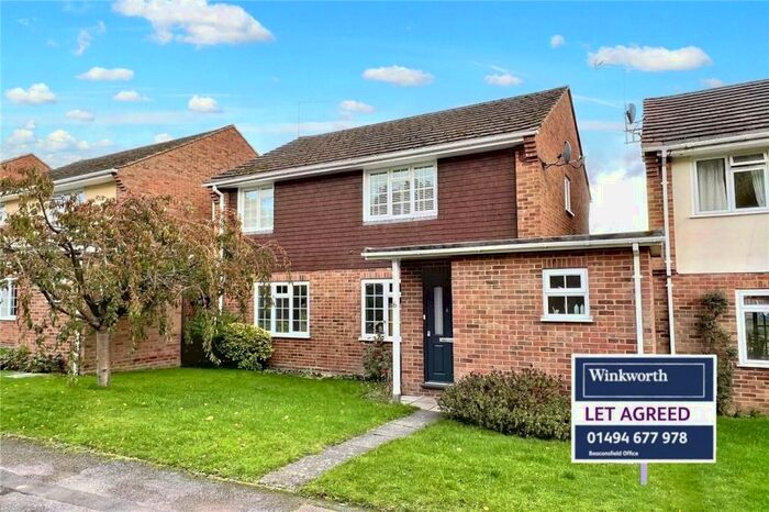 4 Bedroom Detached House To Rent In Barrards Way, Seer Green, Beaconsfield, HP9