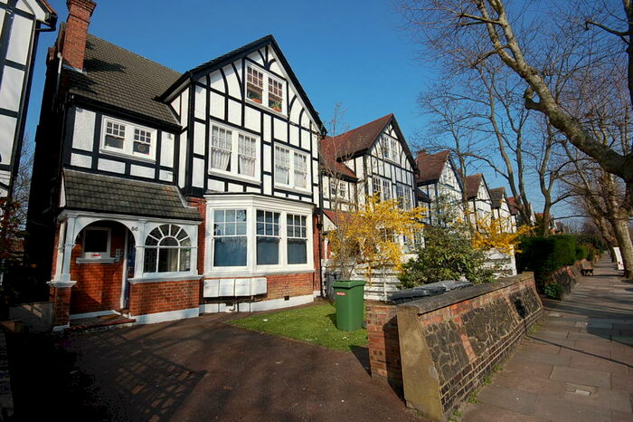 Studio To Rent In Dartmouth Road, London, NW2