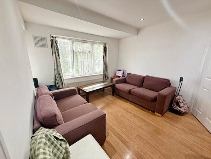 2 Bedroom Maisonette To Rent In Harrow, Greater London, HA2