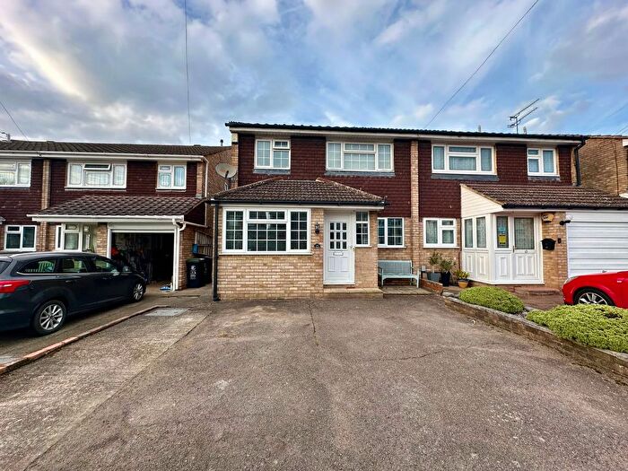 3 Bedroom Semi-Detached House For Sale In Valley Close, Waltham Abbey, EN9