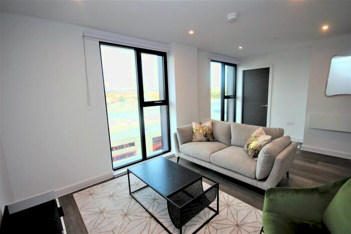 2 Bedroom Flat To Rent In Red, Media City Uk, Salford, M50