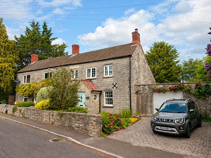 3 Bedroom Character Property For Sale In Portway, Street, BA16