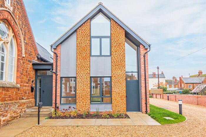 2 Bedroom Link Detached House For Sale In Offered Chain Free, Hunstanton, PE36