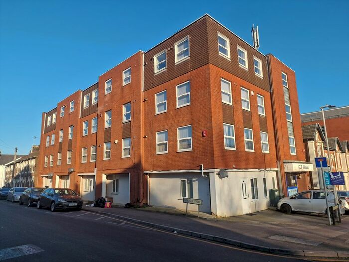 1 Bedroom Flat To Rent In G T House, Luton, Bedfordshire, LU1