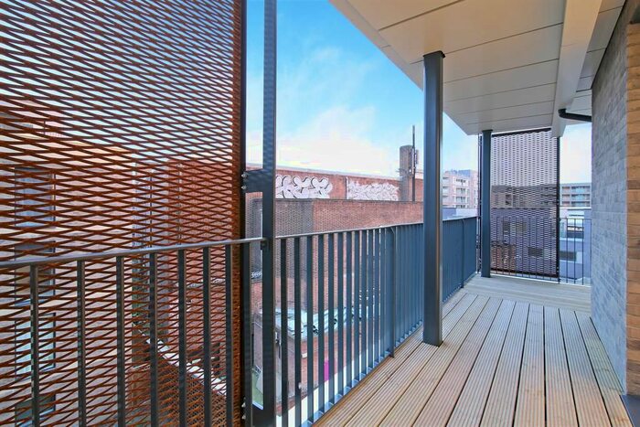 2 Bedroom Flat To Rent In Camberwell Road, London, SE5