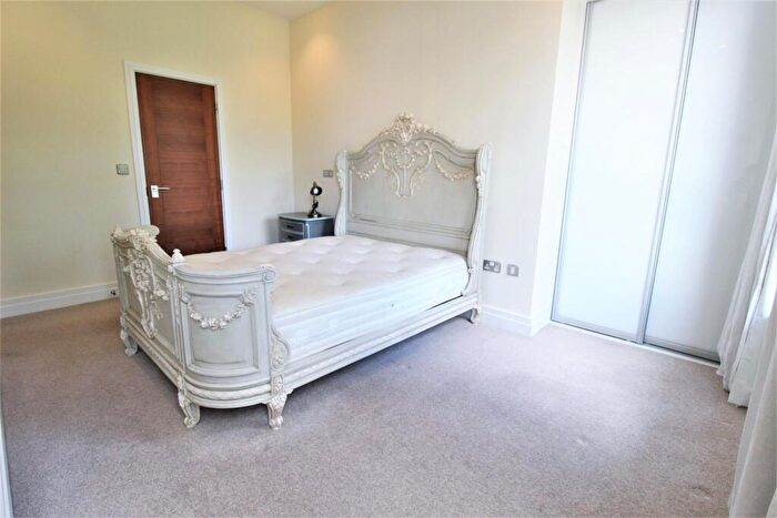 2 Bedroom Apartment To Rent In Clarendon Avenue, Leamington Spa, CV32