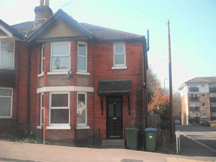 3 Bedroom Semi-Detached House To Rent In Dale Road, Southampton SO16