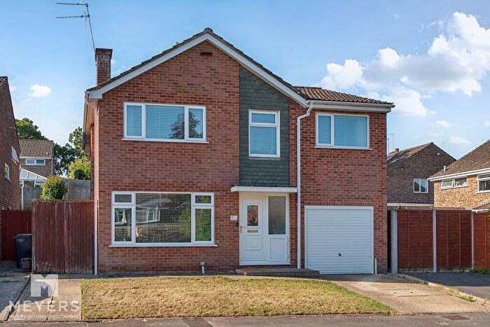 5 Bedroom Detached House For Sale In Stonechat Close, Ferndown, BH22