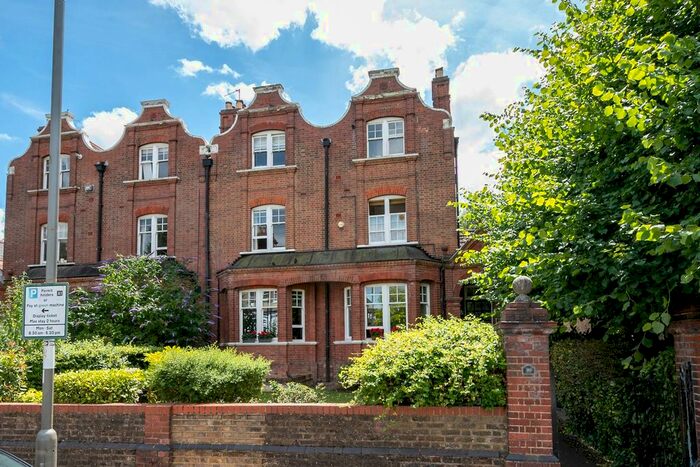 2 Bedroom Flat To Rent In St Johns Avenue, Putney, London, SW15