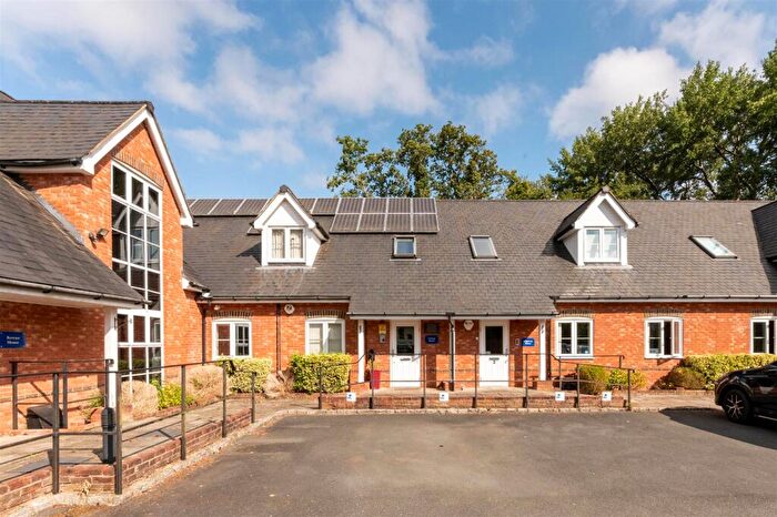 2 Bedroom Apartment For Sale In Long Toll, Woodcote, Reading, RG8