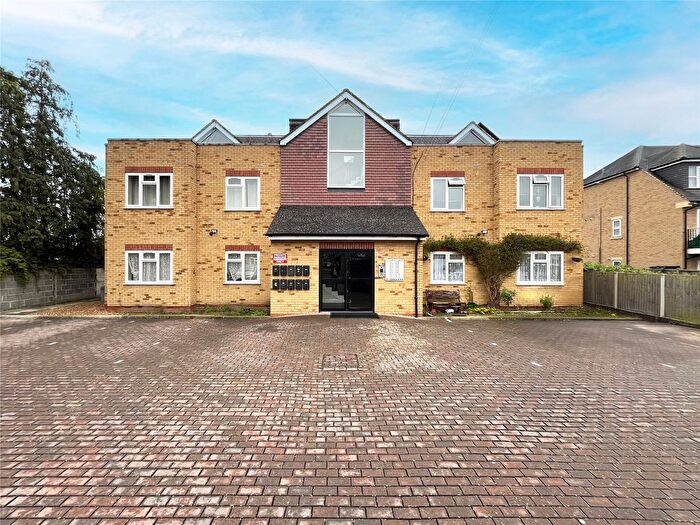1 Bedroom Flat For Sale In Stanwell, Surrey, TW19