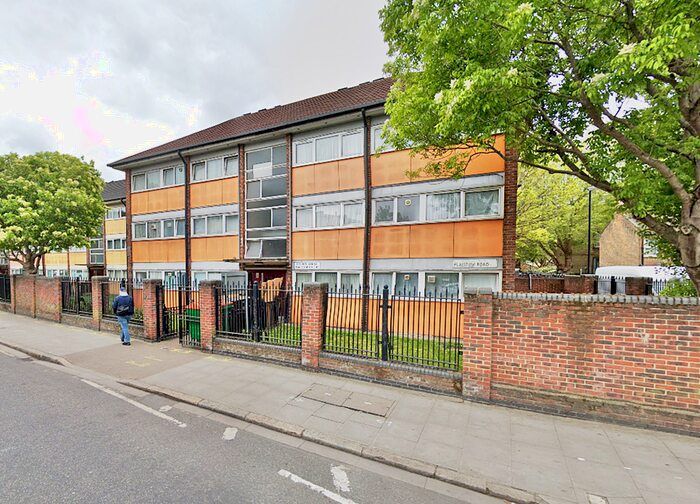 2 Bedroom Flat To Rent In Plaistow Road, London, E15