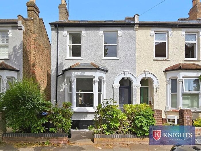 3 Bedroom Semi-Detached House For Sale In Fotheringham Road, Enfield, EN1