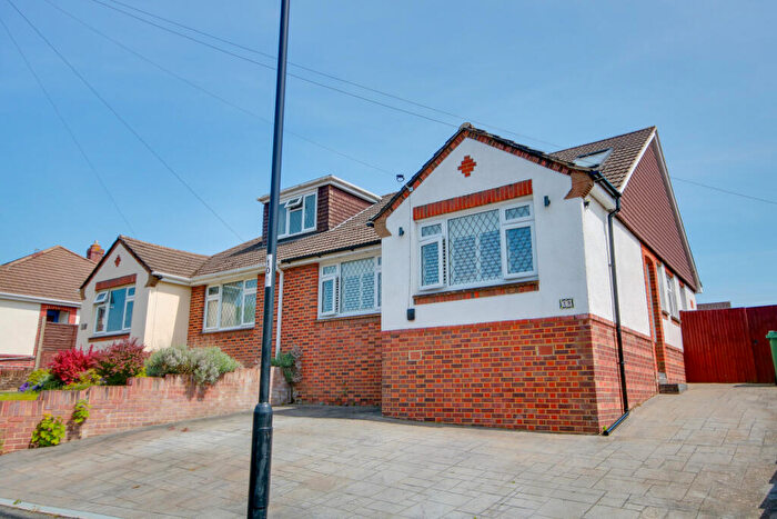 4 Bedroom Chalet For Sale In Guide Price £, - £, ! Sholing! No Forward Chain! Gorgeous Kitchen & Bathroom!, SO19