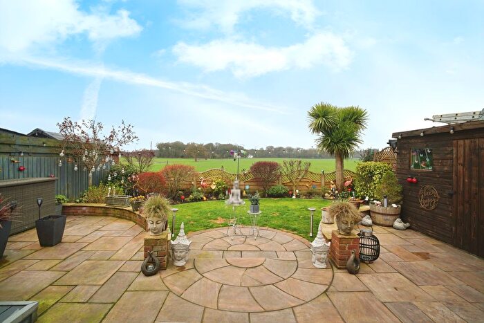 3 Bedroom Semi-Detached House For Sale In Barn Lane, Golborne, WA3