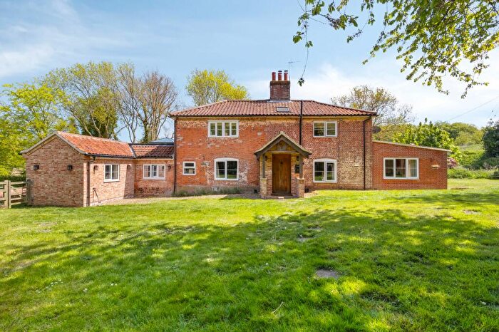 5 Bedroom Detached House For Sale In Magical Period Farmhouse In Largate, NR12