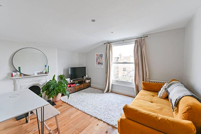 1 Bedroom Flat For Sale In Louisville Road, Heaver Estate, London, SW17