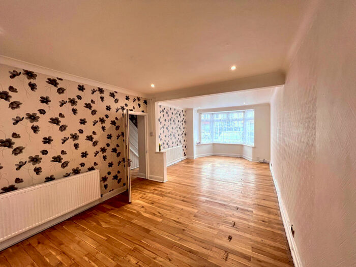 4 Bedroom Terraced House To Rent In Bromley Road, Edmonton, N18