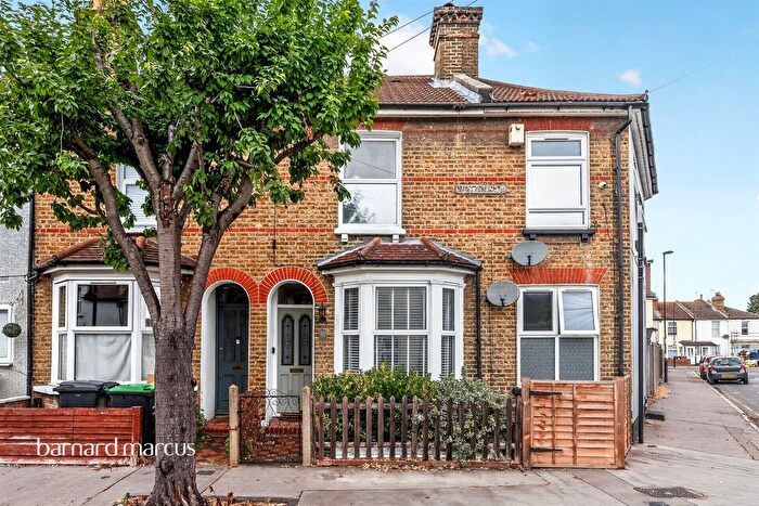 3 Bedroom End Terrace House For Sale In Hastings Road, Croydon, CR0