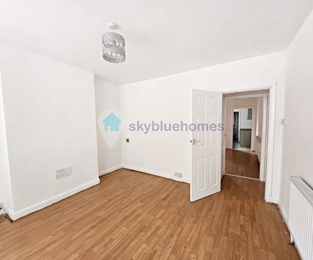 3 Bedroom Semi-Detached House To Rent In Fairfax Road, Leicester, LE4