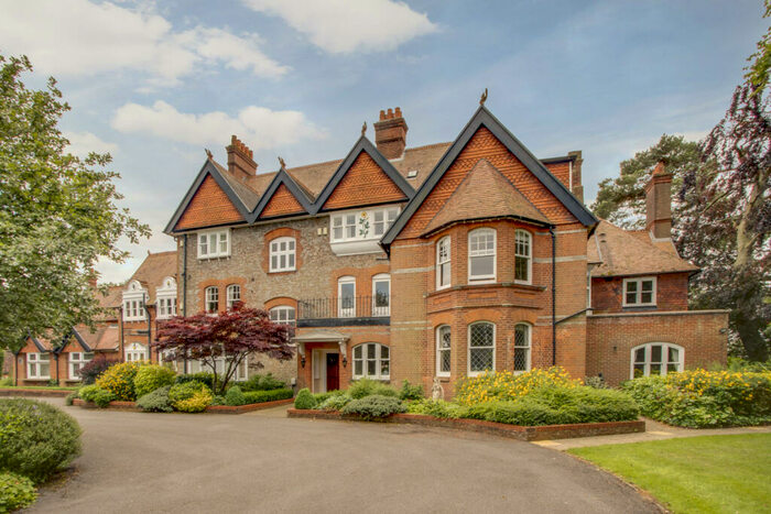 2 Bedroom Apartment For Sale In Riverside House, Burcot, OX14