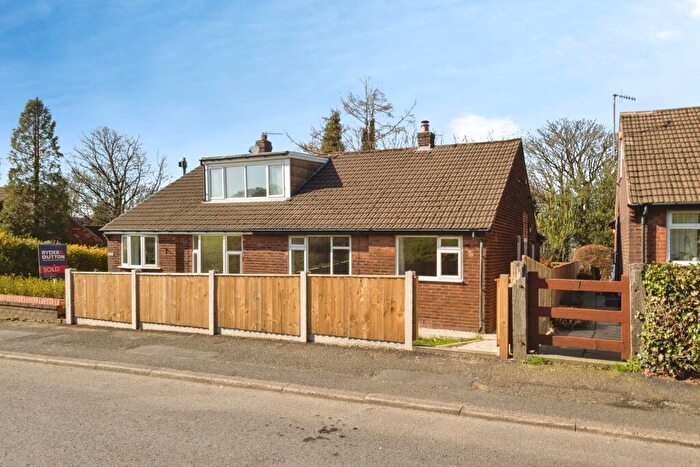 2 Bedroom Bungalow For Sale In Richmond Close, Mossley, Ashton-under-Lyne, Greater Manchester, OL5