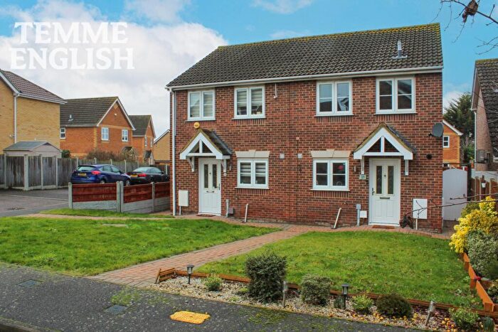 2 Bedroom Semi-Detached House For Sale In Halstead Close, Wickford, SS12
