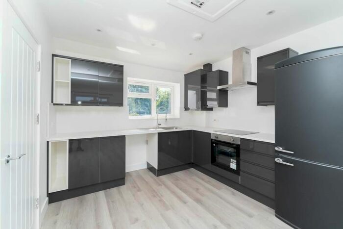 2 Bedroom Flat To Rent In Empire Road, Perivale, London, UB6