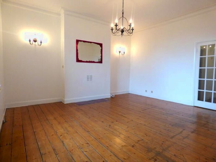 2 Bedroom Flat To Rent In Highland Road, London, SE19