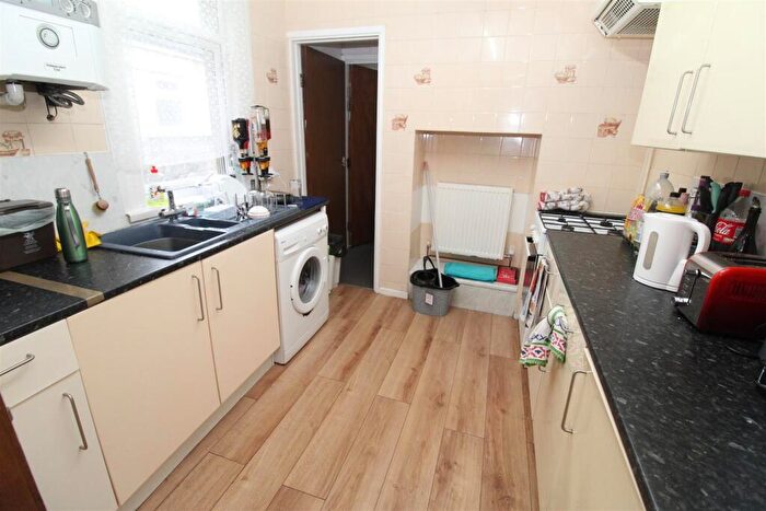 4 Bedroom House To Rent In Merthyr Street, Cathays, Cardiff, CF24
