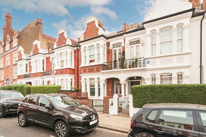 1 Bedroom Flat For Sale In Pennard Road, Shepherds Bush, W12
