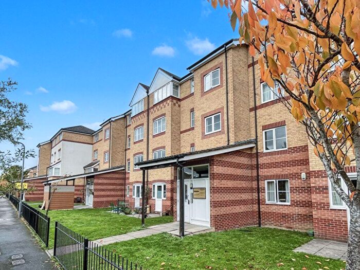 1 Bedroom Apartment For Sale In Peatey Court - No Onward Chain, HP13