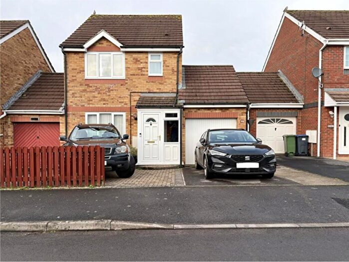 3 Bedroom Detached House For Sale In Park Close, Calne, SN11