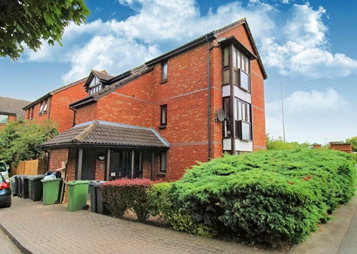 Studio To Rent In Farriers Road, Epsom, KT17