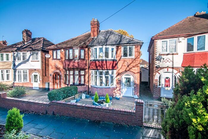 3 Bedroom Semi Detached House For Sale In Slaithwaite Road, West Bromwich, B71