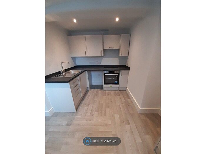 1 Bedroom Flat To Rent In North Street, Bridlington, YO15