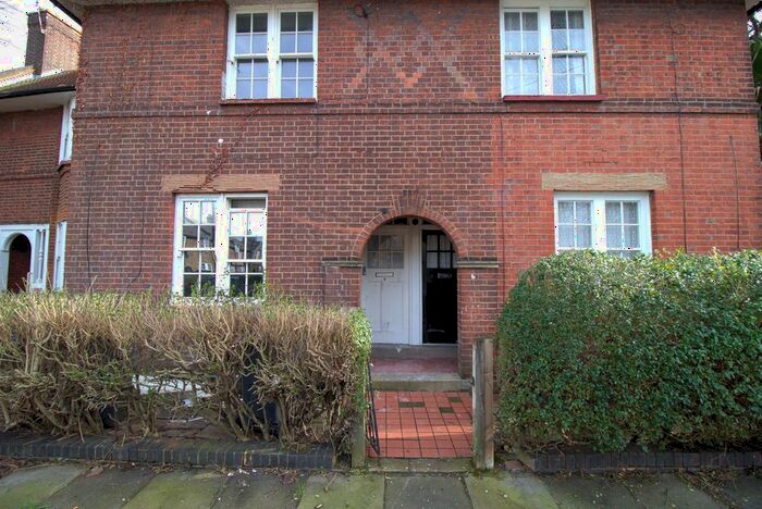 3 Bedroom Property To Rent In Bennington Road, London, N17