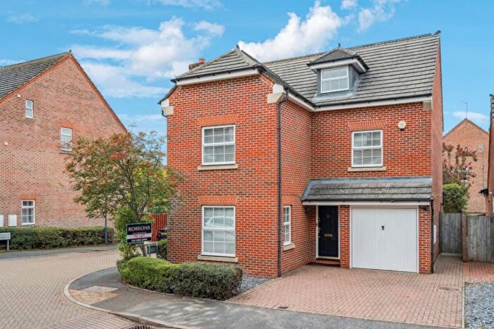 4 Bedroom Detached House To Rent In Stirling Avenue, Pinner, HA5