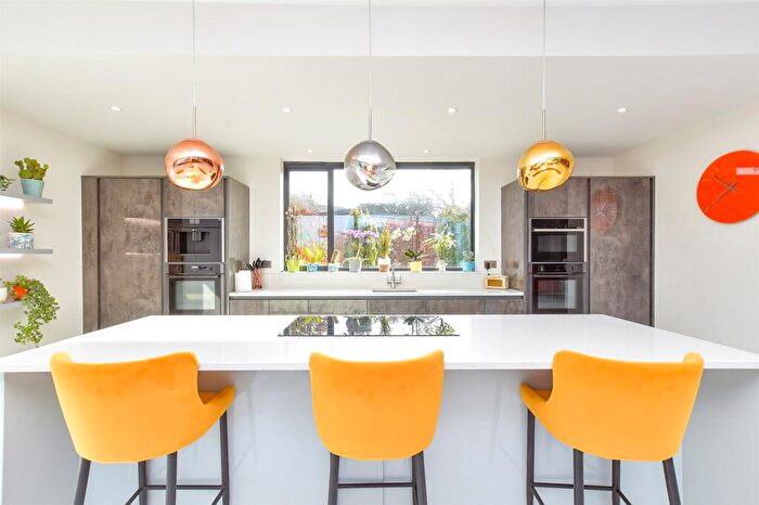 3 Bedroom Detached House For Sale In Strathwell Crescent, Whitwell, Isle Of Wight, PO38