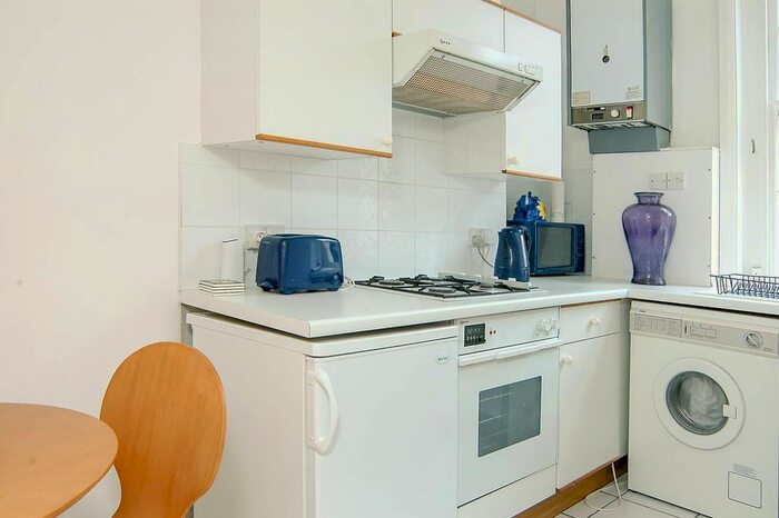 1 Bedroom Flat To Rent In Lupus Street, Pimlico, London, SW1V