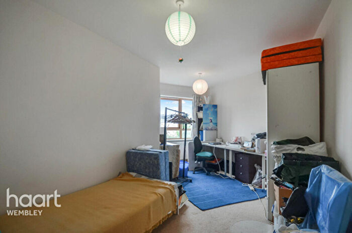 2 Bedroom Apartment For Sale In Kensal Green, NW10