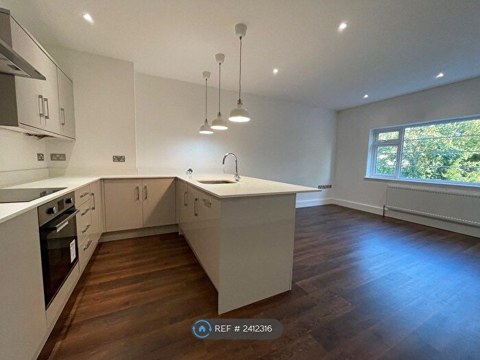 2 Bedroom Flat To Rent In Clive Road, London, SE21