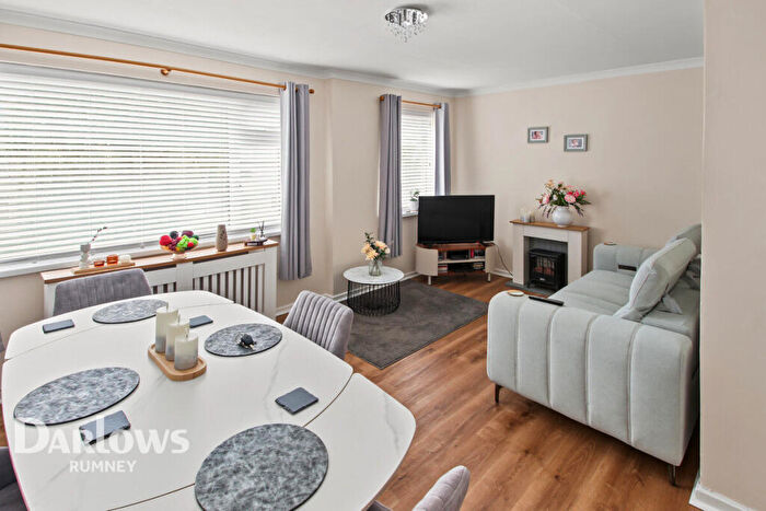2 Bedroom Flat For Sale In Cranleigh Rise, Cardiff, CF3