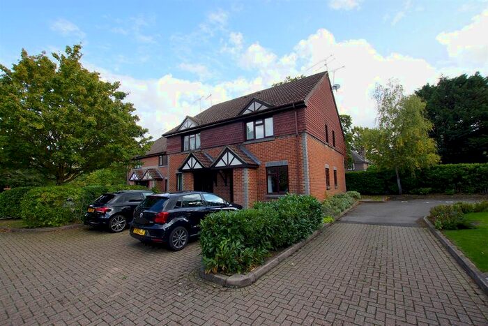 1 Bedroom Semi-Detached House To Rent In Tintagel Way, Woking, GU22