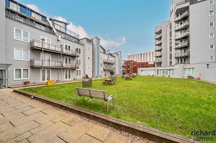 1 Bedroom Flat For Sale In Sanford Street, Swindon, SN1